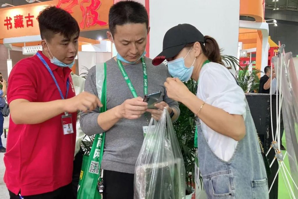聪厨参展湖南食餐会暨良之隆食材节成果丰硕